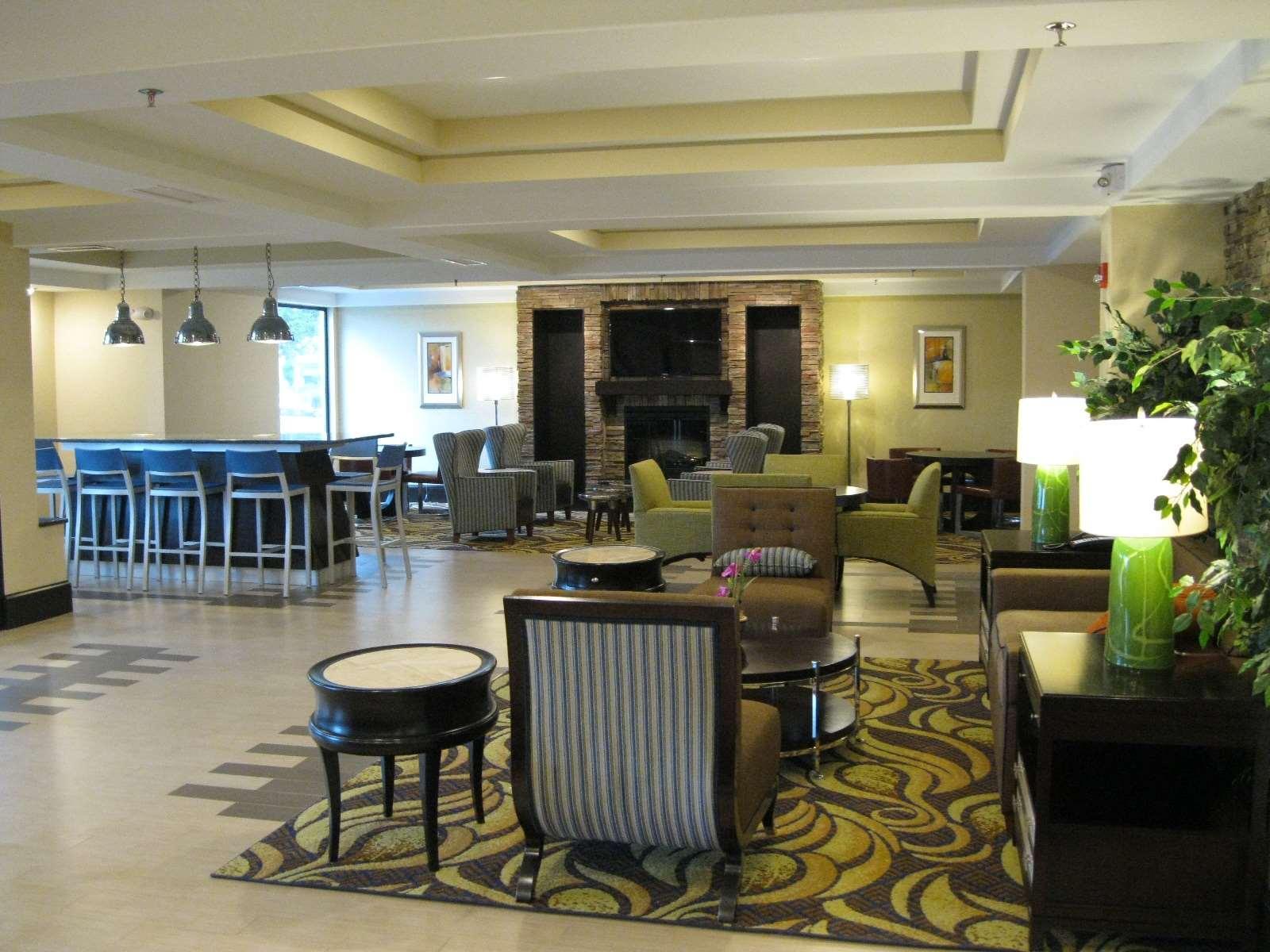 Holiday & Columbia Northeast By Ihg 3*